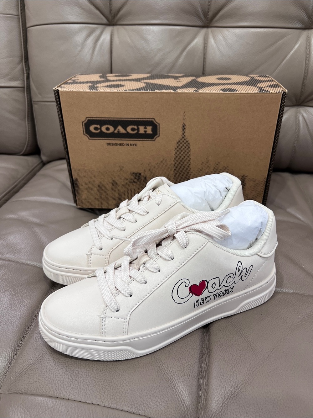 New Coach women High Line Sneaker With Heart Size：6.5 or 7